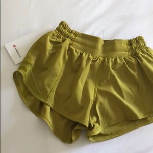 Lululemon Hotty Hot Short II